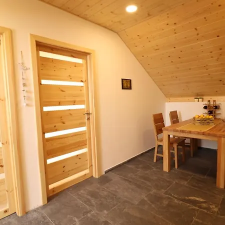 Apartman Sebina Zarucujici Absolutni Soukromi A Klid S Lahvi Vina Jako Darek Drnholec Exterior photo